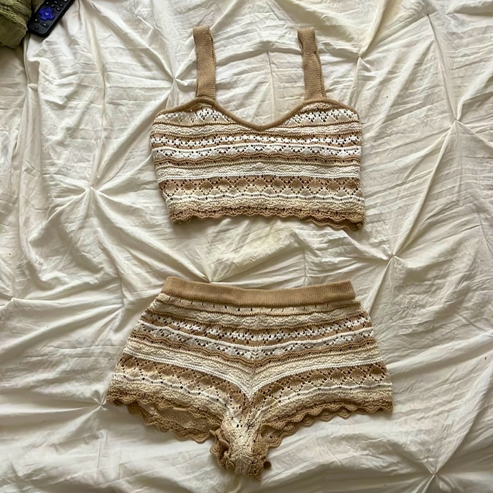 H&M Beige/White Medium 2-Piece Set